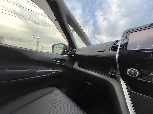 日産 セレナ ハイウェイスター Vセレクション 静岡県 2017(平29)年 3.9万km マルーンレッド ●純正9インチナビ/(フルセグ/CD/DVD/Blu-ray/Bluetooth)/(MM516D-L)/●バックカメラ/●クルーズコントロール/●エマージェンシーブレーキ/●レーンキープアシスト/●LEDヘッドライト＆フォグランプ/●オートライト/●革巻きステアリング/●ステアリングスイッチ/●ETC/●前方ドライブレコーダー/●フリップダウンモニター/●両側パワースライドドア/●フロアマット/●ドアバイザー/●スマートキー/●プッシュスタート/●純正16インチアルミホイール/●ダブルSRS＋ABS/●車両取扱説明書/●ナビ取扱説明書