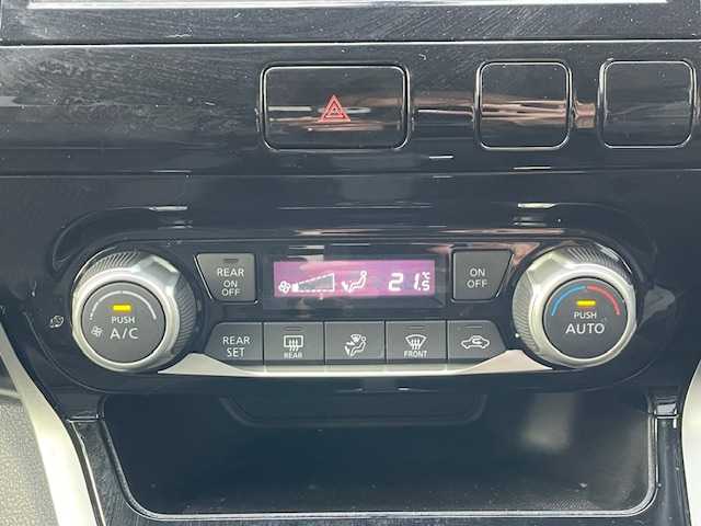 日産 セレナ ハイウェイスター Vセレクション 静岡県 2017(平29)年 3.9万km マルーンレッド ●純正9インチナビ/(フルセグ/CD/DVD/Blu-ray/Bluetooth)/(MM516D-L)/●バックカメラ/●クルーズコントロール/●エマージェンシーブレーキ/●レーンキープアシスト/●LEDヘッドライト＆フォグランプ/●オートライト/●革巻きステアリング/●ステアリングスイッチ/●ETC/●前方ドライブレコーダー/●フリップダウンモニター/●両側パワースライドドア/●フロアマット/●ドアバイザー/●スマートキー/●プッシュスタート/●純正16インチアルミホイール/●ダブルSRS＋ABS/●車両取扱説明書/●ナビ取扱説明書