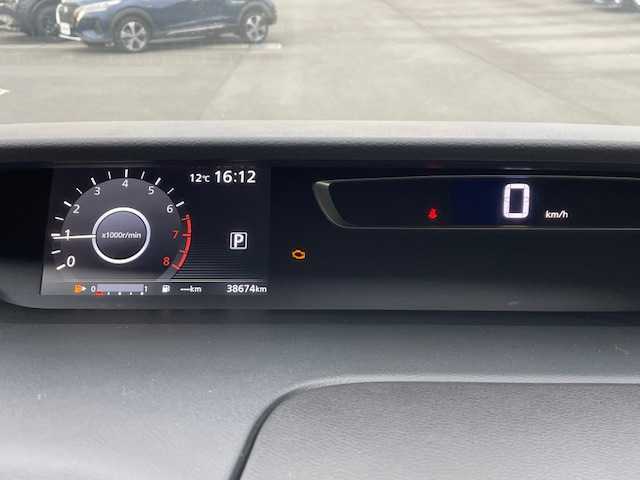 日産 セレナ ハイウェイスター Vセレクション 静岡県 2017(平29)年 3.9万km マルーンレッド ●純正9インチナビ/(フルセグ/CD/DVD/Blu-ray/Bluetooth)/(MM516D-L)/●バックカメラ/●クルーズコントロール/●エマージェンシーブレーキ/●レーンキープアシスト/●LEDヘッドライト＆フォグランプ/●オートライト/●革巻きステアリング/●ステアリングスイッチ/●ETC/●前方ドライブレコーダー/●フリップダウンモニター/●両側パワースライドドア/●フロアマット/●ドアバイザー/●スマートキー/●プッシュスタート/●純正16インチアルミホイール/●ダブルSRS＋ABS/●車両取扱説明書/●ナビ取扱説明書