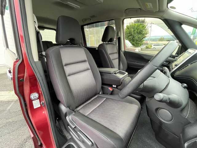 日産 セレナ ハイウェイスター Vセレクション 静岡県 2017(平29)年 3.9万km マルーンレッド ●純正9インチナビ/(フルセグ/CD/DVD/Blu-ray/Bluetooth)/(MM516D-L)/●バックカメラ/●クルーズコントロール/●エマージェンシーブレーキ/●レーンキープアシスト/●LEDヘッドライト＆フォグランプ/●オートライト/●革巻きステアリング/●ステアリングスイッチ/●ETC/●前方ドライブレコーダー/●フリップダウンモニター/●両側パワースライドドア/●フロアマット/●ドアバイザー/●スマートキー/●プッシュスタート/●純正16インチアルミホイール/●ダブルSRS＋ABS/●車両取扱説明書/●ナビ取扱説明書