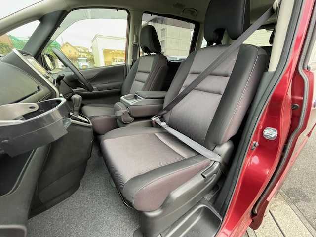 日産 セレナ ハイウェイスター Vセレクション 静岡県 2017(平29)年 3.9万km マルーンレッド ●純正9インチナビ/(フルセグ/CD/DVD/Blu-ray/Bluetooth)/(MM516D-L)/●バックカメラ/●クルーズコントロール/●エマージェンシーブレーキ/●レーンキープアシスト/●LEDヘッドライト＆フォグランプ/●オートライト/●革巻きステアリング/●ステアリングスイッチ/●ETC/●前方ドライブレコーダー/●フリップダウンモニター/●両側パワースライドドア/●フロアマット/●ドアバイザー/●スマートキー/●プッシュスタート/●純正16インチアルミホイール/●ダブルSRS＋ABS/●車両取扱説明書/●ナビ取扱説明書