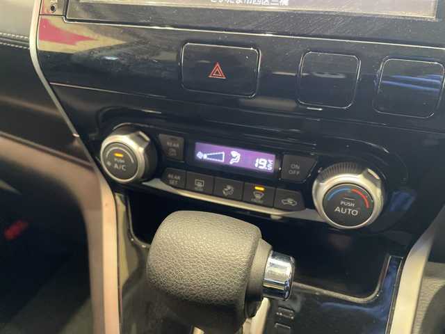 日産 セレナ ハイウェイスター Vセレクション 埼玉県 2017(平29)年 3.9万km マルーンレッド エマージェンシーブレーキ/純正9インチナビ/　　フルセグ/CD/DVD/Blu-ray/Bluetooth/バックカメラ/フリップダウンモニター/クルーズコントロール/LEDヘッドライト/両側パワースライドドア/純正16インチアルミホイール/フロアマット/ドアバイザー/ETC/スマートキー