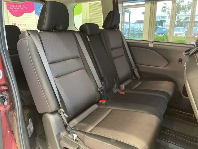 日産 セレナ ハイウェイスター Vセレクション 埼玉県 2017(平29)年 3.9万km マルーンレッド エマージェンシーブレーキ/純正9インチナビ/　　フルセグ/CD/DVD/Blu-ray/Bluetooth/バックカメラ/フリップダウンモニター/クルーズコントロール/LEDヘッドライト/両側パワースライドドア/純正16インチアルミホイール/フロアマット/ドアバイザー/ETC/スマートキー