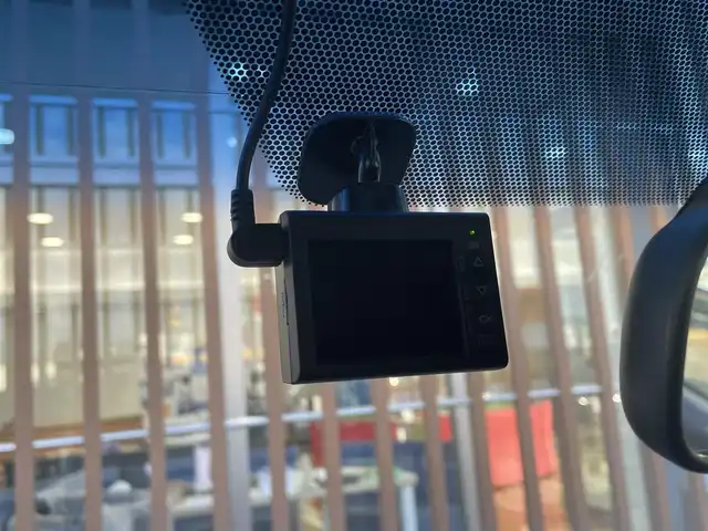 トヨタ ポルテ G 鳥取県 2014(平26)年 8.7万km ブラックマイカ (株)IDOMが運営する【じしゃロン鳥取店】の自社ローン専用車両になります。こちらは現金またはオートローンご利用時の価格です。自社ローンご希望の方は別途その旨お申付け下さい/4WD/純正ナビ/・フルセグTV/・AM/FM/・CD/DVD/・Bluetooth接続/バックカメラ/片側パワースライドドア/シートヒーター/ETC/社外AW/スマートキー/プッシュスタート