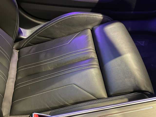 アウディ Ａ７ SB 40TDIクワトロ Sライン 愛知県 2020(令2)年 3.3万km ミトスブラックメタリック ドライビングパッケージ/アシスタンスパッケージ/21インチアルミ/純正メモリナビ/360°カメラ/ACC/BSM/LKA/アダプティブダンピングサスペンション/黒革シート/シートヒーター/パワーシート/マルチカラーアンビエントライト