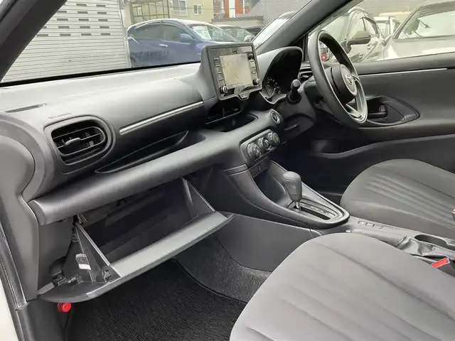 トヨタ ヤリス X 道央・札幌 2020(令2)年 9.7万km スーパーホワイトⅡ (株)IDOMが運営する【じしゃロン札幌豊平店】の自社ローン専用車両になりますこちらは現金またはオートローンご利用時の価格です。自社ローンご希望の方は別途その旨お申付け下さい/スマートキー/ディスプレイオーディオ/ETC