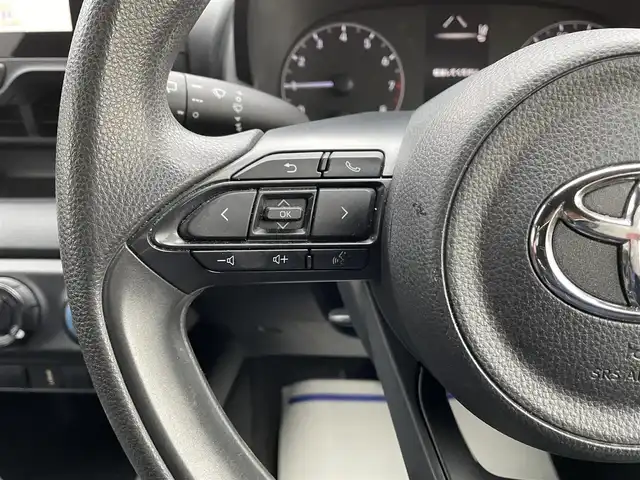 トヨタ ヤリス X 道央・札幌 2020(令2)年 9.7万km スーパーホワイトⅡ (株)IDOMが運営する【じしゃロン札幌豊平店】の自社ローン専用車両になりますこちらは現金またはオートローンご利用時の価格です。自社ローンご希望の方は別途その旨お申付け下さい/スマートキー/ディスプレイオーディオ/ETC