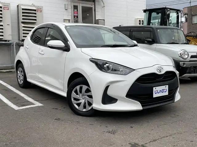 トヨタ ヤリス X 道央・札幌 2020(令2)年 9.7万km スーパーホワイトⅡ (株)IDOMが運営する【じしゃロン札幌豊平店】の自社ローン専用車両になりますこちらは現金またはオートローンご利用時の価格です。自社ローンご希望の方は別途その旨お申付け下さい/スマートキー/ディスプレイオーディオ/ETC