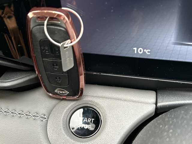 日産 セレナ e－パワー ルキシオン 栃木県 2024(令6)年 0.3万km プリズムホワイト A-WINエアロキット/・フロントスポイラー/・サイドスポイラー/・リアスポイラー/純正ルーフスポイラー/プロパイロット2.0/プロパイロットリモートパーキング/インテリジェントエマージェンシーブレーキ/インテリジェントFCW(前方衝突予測警報)/衝突回避ステアリングアシスト/インテリジェントLI(車線逸脱防止支援システム)+LDW(車線逸脱警報)/インテリジェントBSI(後側方衝突防止支援システム)+BSW(後側方車両検知警報)/RCTA(後退時車両検知警報)/インテリジェントDA(ふらつき警報)/踏み間違い衝突防止アシスト/NissanConnectナビゲーションシステム(地デジ内蔵)/・12.3インチカラーディスプレイ/・AppleCarPlay/AndroidAuto/・Bluetooth/・Amazon Alexa搭載/後席専用モニター/ヘッドアップディスプレイ(プロパイロット2.0情報表示機能、カラー表示)/インテリジェントアラウンドビューモニター(移動物検知機能付)/インテリジェントルームミラー /ドライブレコーダー(前後セット)/ホットプラスパッケージ/XKJ(プリズムホワイト/スーパーブラック2トーン)