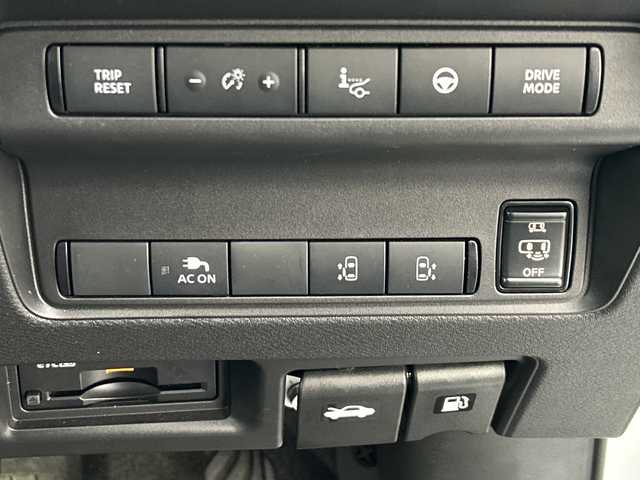 日産 セレナ e－パワー ルキシオン 栃木県 2024(令6)年 0.3万km プリズムホワイト A-WINエアロキット/・フロントスポイラー/・サイドスポイラー/・リアスポイラー/純正ルーフスポイラー/プロパイロット2.0/プロパイロットリモートパーキング/インテリジェントエマージェンシーブレーキ/インテリジェントFCW(前方衝突予測警報)/衝突回避ステアリングアシスト/インテリジェントLI(車線逸脱防止支援システム)+LDW(車線逸脱警報)/インテリジェントBSI(後側方衝突防止支援システム)+BSW(後側方車両検知警報)/RCTA(後退時車両検知警報)/インテリジェントDA(ふらつき警報)/踏み間違い衝突防止アシスト/NissanConnectナビゲーションシステム(地デジ内蔵)/・12.3インチカラーディスプレイ/・AppleCarPlay/AndroidAuto/・Bluetooth/・Amazon Alexa搭載/後席専用モニター/ヘッドアップディスプレイ(プロパイロット2.0情報表示機能、カラー表示)/インテリジェントアラウンドビューモニター(移動物検知機能付)/インテリジェントルームミラー /ドライブレコーダー(前後セット)/ホットプラスパッケージ/XKJ(プリズムホワイト/スーパーブラック2トーン)