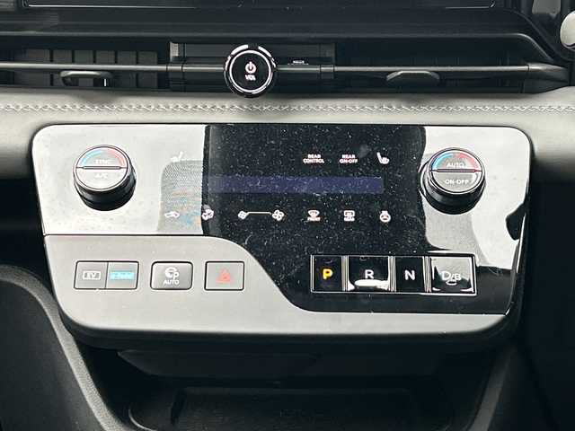 日産 セレナ e－パワー ルキシオン 栃木県 2024(令6)年 0.3万km プリズムホワイト A-WINエアロキット/・フロントスポイラー/・サイドスポイラー/・リアスポイラー/純正ルーフスポイラー/プロパイロット2.0/プロパイロットリモートパーキング/インテリジェントエマージェンシーブレーキ/インテリジェントFCW(前方衝突予測警報)/衝突回避ステアリングアシスト/インテリジェントLI(車線逸脱防止支援システム)+LDW(車線逸脱警報)/インテリジェントBSI(後側方衝突防止支援システム)+BSW(後側方車両検知警報)/RCTA(後退時車両検知警報)/インテリジェントDA(ふらつき警報)/踏み間違い衝突防止アシスト/NissanConnectナビゲーションシステム(地デジ内蔵)/・12.3インチカラーディスプレイ/・AppleCarPlay/AndroidAuto/・Bluetooth/・Amazon Alexa搭載/後席専用モニター/ヘッドアップディスプレイ(プロパイロット2.0情報表示機能、カラー表示)/インテリジェントアラウンドビューモニター(移動物検知機能付)/インテリジェントルームミラー /ドライブレコーダー(前後セット)/ホットプラスパッケージ/XKJ(プリズムホワイト/スーパーブラック2トーン)