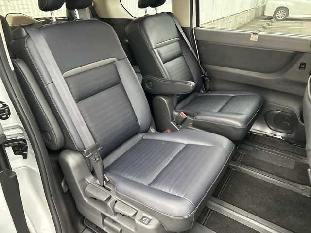 日産 セレナ e－パワー ルキシオン 栃木県 2024(令6)年 0.3万km プリズムホワイト A-WINエアロキット/・フロントスポイラー/・サイドスポイラー/・リアスポイラー/純正ルーフスポイラー/プロパイロット2.0/プロパイロットリモートパーキング/インテリジェントエマージェンシーブレーキ/インテリジェントFCW(前方衝突予測警報)/衝突回避ステアリングアシスト/インテリジェントLI(車線逸脱防止支援システム)+LDW(車線逸脱警報)/インテリジェントBSI(後側方衝突防止支援システム)+BSW(後側方車両検知警報)/RCTA(後退時車両検知警報)/インテリジェントDA(ふらつき警報)/踏み間違い衝突防止アシスト/NissanConnectナビゲーションシステム(地デジ内蔵)/・12.3インチカラーディスプレイ/・AppleCarPlay/AndroidAuto/・Bluetooth/・Amazon Alexa搭載/後席専用モニター/ヘッドアップディスプレイ(プロパイロット2.0情報表示機能、カラー表示)/インテリジェントアラウンドビューモニター(移動物検知機能付)/インテリジェントルームミラー /ドライブレコーダー(前後セット)/ホットプラスパッケージ/XKJ(プリズムホワイト/スーパーブラック2トーン)