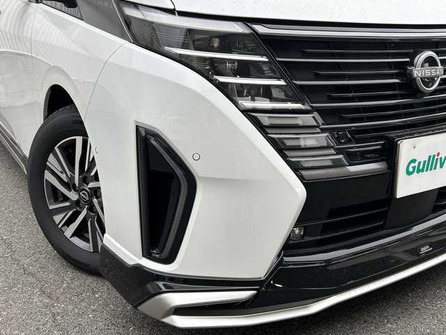 日産 セレナ e－パワー ルキシオン 栃木県 2024(令6)年 0.3万km プリズムホワイト A-WINエアロキット/・フロントスポイラー/・サイドスポイラー/・リアスポイラー/純正ルーフスポイラー/プロパイロット2.0/プロパイロットリモートパーキング/インテリジェントエマージェンシーブレーキ/インテリジェントFCW(前方衝突予測警報)/衝突回避ステアリングアシスト/インテリジェントLI(車線逸脱防止支援システム)+LDW(車線逸脱警報)/インテリジェントBSI(後側方衝突防止支援システム)+BSW(後側方車両検知警報)/RCTA(後退時車両検知警報)/インテリジェントDA(ふらつき警報)/踏み間違い衝突防止アシスト/NissanConnectナビゲーションシステム(地デジ内蔵)/・12.3インチカラーディスプレイ/・AppleCarPlay/AndroidAuto/・Bluetooth/・Amazon Alexa搭載/後席専用モニター/ヘッドアップディスプレイ(プロパイロット2.0情報表示機能、カラー表示)/インテリジェントアラウンドビューモニター(移動物検知機能付)/インテリジェントルームミラー /ドライブレコーダー(前後セット)/ホットプラスパッケージ/XKJ(プリズムホワイト/スーパーブラック2トーン)