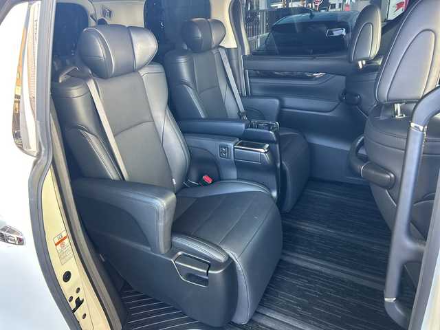 トヨタ ヴェルファイア Z Gエディション 京都府 2018(平30)年 8万km ホワイトパールクリスタルシャイン 社外メモリナビ/フルセグテレビ/バックカメラ/Bluetooth/フリップダウンモニター/ウィンカーミラー/オットマン/キャプテンシート/クルーズコントロール/ドアバイザー/プッシュスタート/両側パワースライドドア/パワーバックドア/ETC/デジタルインナーミラー/モデリスタエアロ