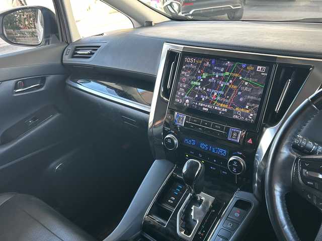 トヨタ ヴェルファイア Z Gエディション 京都府 2018(平30)年 8万km ホワイトパールクリスタルシャイン 社外メモリナビ/フルセグテレビ/バックカメラ/Bluetooth/フリップダウンモニター/ウィンカーミラー/オットマン/キャプテンシート/クルーズコントロール/ドアバイザー/プッシュスタート/両側パワースライドドア/パワーバックドア/ETC/デジタルインナーミラー/モデリスタエアロ