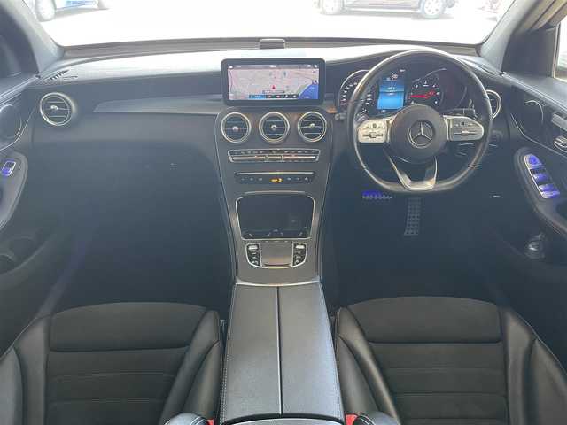 メルセデス・ベンツ ＧＬＣ２２０ d 4マチック AMGライン 福岡県 2019(令1)年 4.2万km ダイヤモンドホワイト 純正ナビ/フルセグ/パノラマルーフ /エアサス /レーダーセーフティ /ハーフレザー/全席シートH /パワーシート/アクティブブレーキアシスト/アクティブレーンキーピングアシスト/レーンチェンジアシスト/ACC/BSM/パワートランク/360度カメラ /置くだけ充電 /アンビエントライト