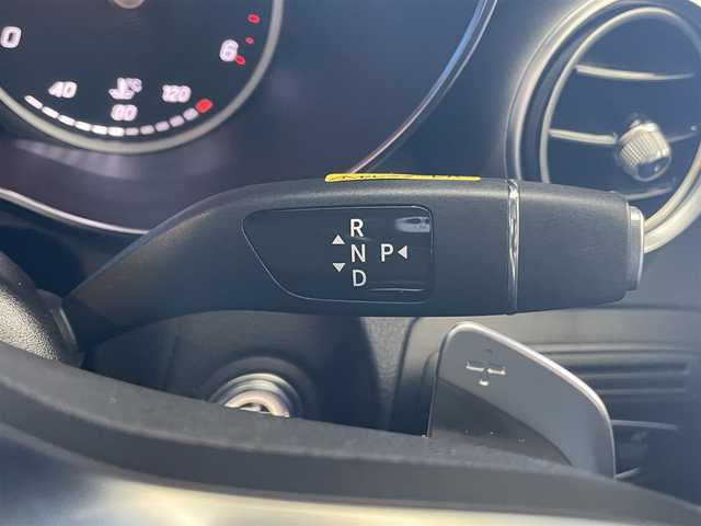 メルセデス・ベンツ ＧＬＣ２２０ d 4マチック AMGライン 福岡県 2019(令1)年 4.2万km ダイヤモンドホワイト 純正ナビ/フルセグ/パノラマルーフ /エアサス /レーダーセーフティ /ハーフレザー/全席シートH /パワーシート/アクティブブレーキアシスト/アクティブレーンキーピングアシスト/レーンチェンジアシスト/ACC/BSM/パワートランク/360度カメラ /置くだけ充電 /アンビエントライト
