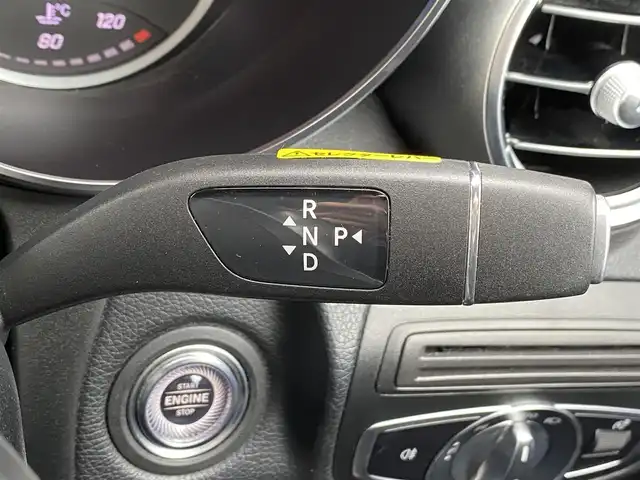 メルセデス・ベンツ ＧＬＣ２２０ d 4マチック AMGライン 福岡県 2019(令1)年 4.2万km ダイヤモンドホワイト 純正ナビ/フルセグ/パノラマルーフ /エアサス /レーダーセーフティ /ハーフレザー/全席シートH /パワーシート/アクティブブレーキアシスト/アクティブレーンキーピングアシスト/レーンチェンジアシスト/ACC/BSM/パワートランク/360度カメラ /置くだけ充電 /アンビエントライト