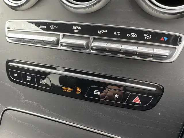 メルセデス・ベンツ ＧＬＣ２２０ d 4マチック AMGライン 福岡県 2019(令1)年 4.2万km ダイヤモンドホワイト 純正ナビ/フルセグ/パノラマルーフ /エアサス /レーダーセーフティ /ハーフレザー/全席シートH /パワーシート/アクティブブレーキアシスト/アクティブレーンキーピングアシスト/レーンチェンジアシスト/ACC/BSM/パワートランク/360度カメラ /置くだけ充電 /アンビエントライト