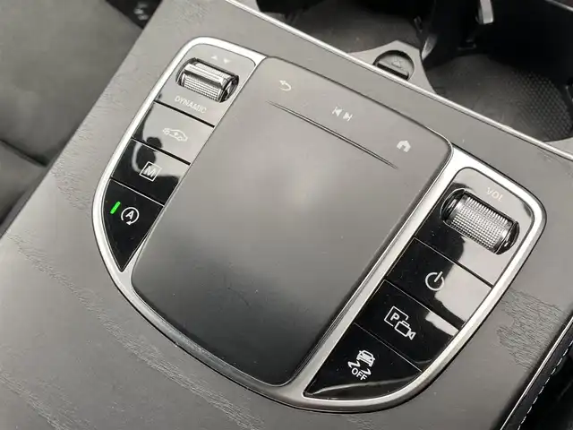 メルセデス・ベンツ ＧＬＣ２２０ d 4マチック AMGライン 福岡県 2019(令1)年 4.2万km ダイヤモンドホワイト 純正ナビ/フルセグ/パノラマルーフ /エアサス /レーダーセーフティ /ハーフレザー/全席シートH /パワーシート/アクティブブレーキアシスト/アクティブレーンキーピングアシスト/レーンチェンジアシスト/ACC/BSM/パワートランク/360度カメラ /置くだけ充電 /アンビエントライト