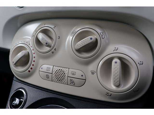 フィアット ５００Ｃ 1．2 ポップ 大分県 2019(令1)年 3.6万km ボサノバホワイト 純正ディスプレイオーディオ/・ＡｐｐｌｅＣａｒＰｌａｙ/・ＡｎｄｒｏｉｄＡｕｔｏ/・Ｂｌｕｅｔｏｏｔｈ/・バックカメラ/・ＵＳＢ/純正フロアマット/ステアリングスイッチ/純正１５ｉｎｃｈアルミホイール/ＥＴＣ