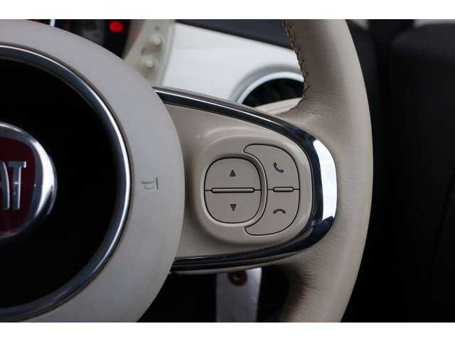 フィアット ５００Ｃ 1．2 ポップ 大分県 2019(令1)年 3.6万km ボサノバホワイト 純正ディスプレイオーディオ/・ＡｐｐｌｅＣａｒＰｌａｙ/・ＡｎｄｒｏｉｄＡｕｔｏ/・Ｂｌｕｅｔｏｏｔｈ/・バックカメラ/・ＵＳＢ/純正フロアマット/ステアリングスイッチ/純正１５ｉｎｃｈアルミホイール/ＥＴＣ