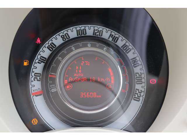 フィアット ５００Ｃ 1．2 ポップ 大分県 2019(令1)年 3.6万km ボサノバホワイト 純正ディスプレイオーディオ/・ＡｐｐｌｅＣａｒＰｌａｙ/・ＡｎｄｒｏｉｄＡｕｔｏ/・Ｂｌｕｅｔｏｏｔｈ/・バックカメラ/・ＵＳＢ/純正フロアマット/ステアリングスイッチ/純正１５ｉｎｃｈアルミホイール/ＥＴＣ
