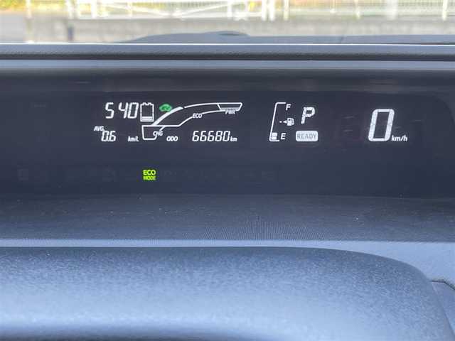 トヨタ アクア X－URBAN 愛知県 2015(平27)年 6.7万km スーパーホワイトⅡ (株)IDOMが運営する【じしゃロン名古屋鳴海店】の自社ローン専用車両になりますこちらは現金またはオートローンご利用時の価格です。自社ローンご希望の方は別途その旨お申付け下さい/・純正ナビTV　DVD　BT　/・バックカメラ/・前後ドライブレコーダー　/・ETC　　/・スマートキー　/・プッシュスタート　/・革調シートカバー　/・オートライト　/・HIDヘットライト　/・純正16インチアルミ/・純正エアロ/・ディーラー点検記録複数年有/・保証書/・取説