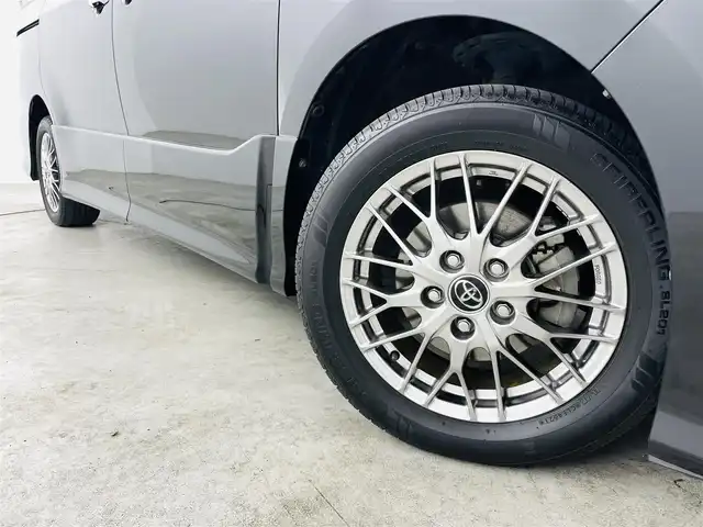 トヨタ ヴォクシー ハイブリッド ZS 煌 福島県 2020(令2)年 6.3万km ブラック トヨタセーフティC/・プリクラッシュセーフティ/・レーンディパーチャーアラート/・オートマチックハイビーム/社外ナビ/・フルセグTV/BT/CD/DVD/AM・FM/HDMI/AUX/・バックカメラ/・社外後方モニター/・ETC/クルーズコントロール/革巻きステアリング/・ステアリングスイッチ/シートヒーター（D＋N）/・エアーシート（D＋N）/プッシュスタート/・スマートキー/LEDライト/・オートライト/電動格納ウィンカーミラー/ドアバイザー/純正フロアマット