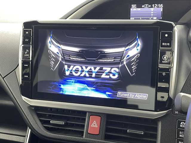 トヨタ ヴォクシー ハイブリッド ZS 煌 福島県 2020(令2)年 6.3万km ブラック トヨタセーフティC/・プリクラッシュセーフティ/・レーンディパーチャーアラート/・オートマチックハイビーム/社外ナビ/・フルセグTV/BT/CD/DVD/AM・FM/HDMI/AUX/・バックカメラ/・社外後方モニター/・ETC/クルーズコントロール/革巻きステアリング/・ステアリングスイッチ/シートヒーター（D＋N）/・エアーシート（D＋N）/プッシュスタート/・スマートキー/LEDライト/・オートライト/電動格納ウィンカーミラー/ドアバイザー/純正フロアマット