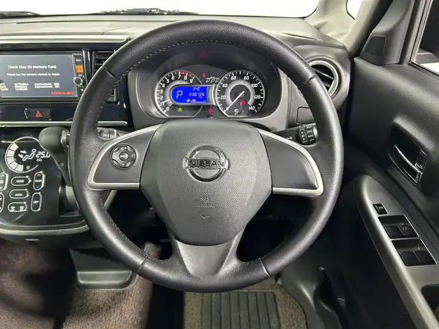 日産 デイズ ルークス ハイウェイスターX Gパッケージ 大阪府 2015(平27)年 3.9万km ブラック 純正ナビ(フルセグ/DVD再生/Bluetooth) 360カメラ ETC 両側パワースライドドア 衝突軽減 踏み間違い防止システム アイドリングストップ オートライト Pスタート HIDヘッドライト