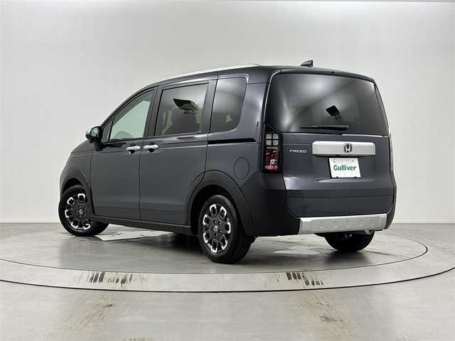 ホンダ フリード クロスター 埼玉県 2025(令7)年 0.1万km未満 メテオロイドグレーメタリック 登録済未使用車/純正ナビ/(Bluetooth/Apple Car Play/Android Auto/ipod/USB/Bluetooth/AM/FM)/地デジフルセグ/バックカメラ/ホンダセンシング/・アダプティブクルーズコントロール/・ブラインドスポットインフォメーション/・誤発進抑制機能/・パーキングセンサーシステム/・オートハイビーム/・近距離衝突軽減ブレーキ/前席シートヒーター/両側パワースライドドア/電子パーキングシステム/ブレーキホールド/プッシュスタート/ステアリングリモコン/ロールサンシェード/ウィンカーミラー/フロントフォグランプ/純正15インチアルミホイール