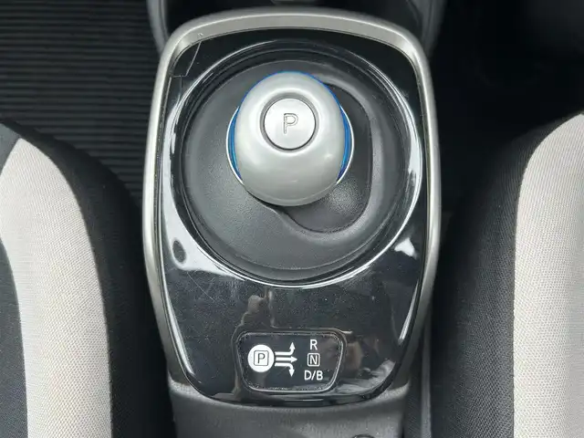 日産 ノート e－パワー X FOUR 島根県 2020(令2)年 7.9万km ブリリアントシルバー 社外メモリーナビ　/ワンセグＴＶ　/Ｂｌｕｅｔｏｏｔｈオーディオ　/バックカメラ　/前方ドライブレコーダー　/ＥＴＣ　/衝突軽減ブレーキ　/レーンアシスト　/スマートキー　/プッシュスタート　/純正フロアマット　/ドアバイザー