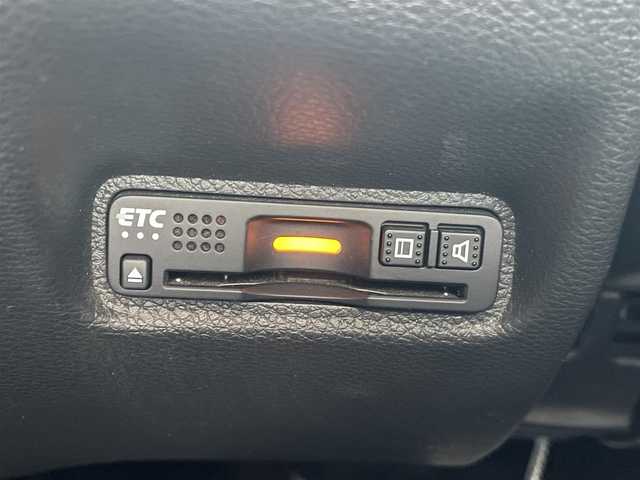 ホンダ シビック ハッチバック 熊本県 2017(平29)年 5.2万km フレームレッド プッシュスタート/純正ナビ/（CD・DVD・フルセグTV・BTオーディオ・SD）/バックカメラ/ビルトインETC/ドライブレコーダー/純正18インチAW/クルーズコントロール/パドルシフト/前席シートヒーター/LEDヘッドライト/オートライト/フォグライト/横滑り防止装置/ウィンカーミラー/純正フロアマット/純正ドアバイザー/新車保証書/取扱説明書/スマートスペアキー×1本