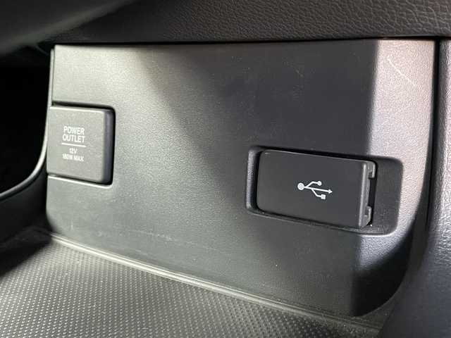 ホンダ シビック ハッチバック 熊本県 2017(平29)年 5.2万km フレームレッド プッシュスタート/純正ナビ/（CD・DVD・フルセグTV・BTオーディオ・SD）/バックカメラ/ビルトインETC/ドライブレコーダー/純正18インチAW/クルーズコントロール/パドルシフト/前席シートヒーター/LEDヘッドライト/オートライト/フォグライト/横滑り防止装置/ウィンカーミラー/純正フロアマット/純正ドアバイザー/新車保証書/取扱説明書/スマートスペアキー×1本