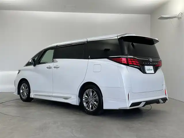 トヨタ アルファードハイブリット Z 埼玉県 2024(令6)年 2.2万km プラチナホワイトパールマイカ ムーンルーフ　モデリスタエアロ　１４インチナビ　１３インチ後席モニター　ユニバーサルステップ　トヨタチームメイト　デジタルインナーミラー　アドバンストパーク　ＢＳＭ　三眼ＬＥＤ　ワイヤレス充電　ＥＴＣ