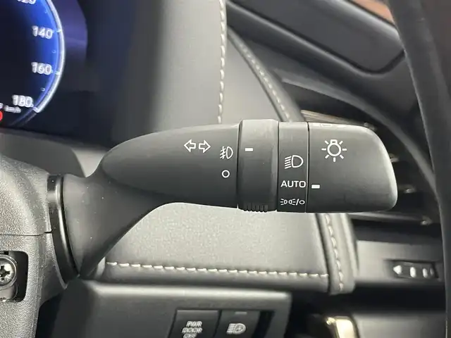 トヨタ アルファードハイブリット Z 埼玉県 2024(令6)年 2.2万km プラチナホワイトパールマイカ ムーンルーフ　モデリスタエアロ　１４インチナビ　１３インチ後席モニター　ユニバーサルステップ　トヨタチームメイト　デジタルインナーミラー　アドバンストパーク　ＢＳＭ　三眼ＬＥＤ　ワイヤレス充電　ＥＴＣ