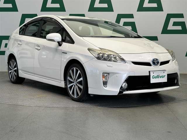 トヨタ プリウス G ツーリングセレクション 福井県 2014(平26)年 6.3万km ホワイトパールクリスタルシャイン 登録時走行距離62694ｋｍ/純正HDDナビゲーション/（CD/DVD/BT）/フルセグテレビ/バックカメラ/クルーズコントロール/ハーフレザーシート/社外17インチアルミホイール/LEDヘッドライト/フォグランプ/コーナーセンサー/D席パワーシート/オートライト/ETC(ビルトイン)/ステアリングリモコン/ドアバイザー/プッシュスタート/スマートキー/禁煙車/保証書/取扱説明書