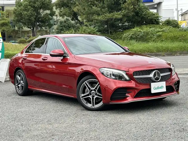 メルセデス・ベンツ Ｃ２２０ｄ ローレウスエディション 神奈川県 2021(令3)年 4.3万km ヒヤシンスレッド 特別仕様車/【ローレウスエディション 特別装備】/●AMGスタイリングパッケージ/●18インチAMGアルミ/●ブラックアッシュウッドインテリアトリム/●12.3インチコックピットディスプレイ/●ローレウスロゴプレート/●ワイヤレスチャージング/【スポーツプラスパッケージ装備】/●レザーシート/●スポーツシート（前席）/●AIR BODY CONTROLサスペンション/●ヘッドアップディスプレイ/●AMGスポーツステアリング/●ステンレスアクセル＆ブレーキペダル/●フットトランクオープナー/●レーダーセーフティパッケージ/アクティブディスタンスアシスト ディストロニック/アクティブステアリングアシスト/アクティブブラインドスポットアシスト/アクティブレーンチェンジアシスト/アクティブレーンキーピングアシスト/アクティブエマージェンシーストップアシスト/アクティブブレーキアシスト/●純正ナビ/地デジTV/BT/SD/USB/●Apple CarPlay／Android Auto/●マルチビームLEDヘッドライト/●パークトロニック/●ETC2.0/●前後ドラレコ/●シートヒーター/エアシート/●保証書/●取説/●スペアキー