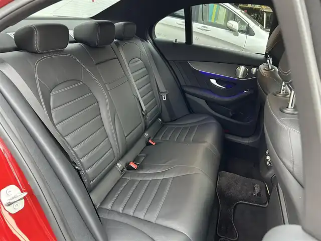 メルセデス・ベンツ Ｃ２２０ｄ ローレウスエディション 神奈川県 2021(令3)年 4.3万km ヒヤシンスレッド 特別仕様車/【ローレウスエディション 特別装備】/●AMGスタイリングパッケージ/●18インチAMGアルミ/●ブラックアッシュウッドインテリアトリム/●12.3インチコックピットディスプレイ/●ローレウスロゴプレート/●ワイヤレスチャージング/【スポーツプラスパッケージ装備】/●レザーシート/●スポーツシート（前席）/●AIR BODY CONTROLサスペンション/●ヘッドアップディスプレイ/●AMGスポーツステアリング/●ステンレスアクセル＆ブレーキペダル/●フットトランクオープナー/●レーダーセーフティパッケージ/アクティブディスタンスアシスト ディストロニック/アクティブステアリングアシスト/アクティブブラインドスポットアシスト/アクティブレーンチェンジアシスト/アクティブレーンキーピングアシスト/アクティブエマージェンシーストップアシスト/アクティブブレーキアシスト/●純正ナビ/地デジTV/BT/SD/USB/●Apple CarPlay／Android Auto/●マルチビームLEDヘッドライト/●パークトロニック/●ETC2.0/●前後ドラレコ/●シートヒーター/エアシート/●保証書/●取説/●スペアキー