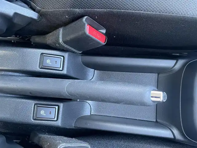 スズキ スイフト XG LTD 島根県 2018(平30)年 4万km ネオンブルーM ４ＷＤ　/純正オーディオ　/CD・AUX/Ｂｌｕｅｔｏｏｔｈ　/スマートキー/プッシュスタート/シートヒーター/ＥＴＣ　/純正フロアマット　/盗難防止装置　/スペアキー１本/取扱説明書