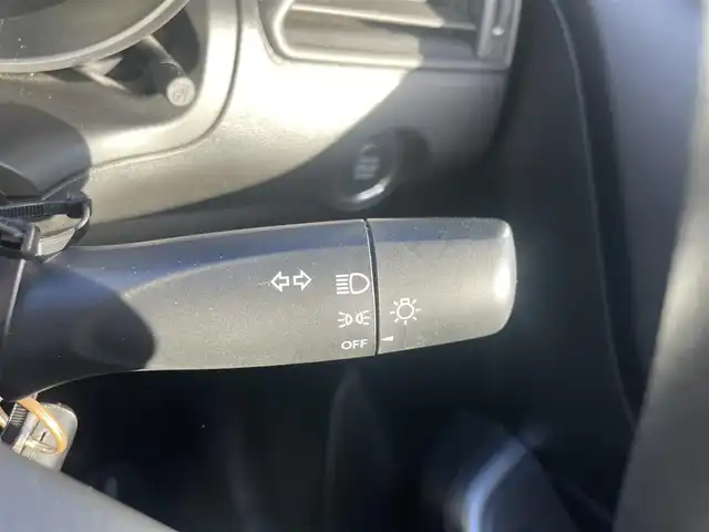 スズキ スイフト XG LTD 島根県 2018(平30)年 4万km ネオンブルーM ４ＷＤ　/純正オーディオ　/CD・AUX/Ｂｌｕｅｔｏｏｔｈ　/スマートキー/プッシュスタート/シートヒーター/ＥＴＣ　/純正フロアマット　/盗難防止装置　/スペアキー１本/取扱説明書