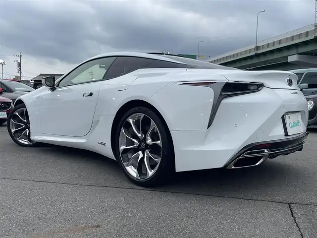 レクサス ＬＣ 500h Lパッケージ 愛知県 2017(平29)年 8.7万km ホワイトノーヴァガラスフレーク ガラスルーフ /純正メーカーナビ/（CD/DVD/FM/AM/BT/USB）/フルセグTV/バックカメラ/ビルトイン2.0ETC/純正21インチAW/レクサスセーフティセンス/レーダークルーズコントロール/クリアランスソナー /ブラインドスポットモニター/ドライブレコーダー/レーダー探知機/レザーシート /前席パワーシート（D席メモリー付き）/前席シートヒーター /エアシート/ハンドルヒーター /取説、保証書/スペアキー