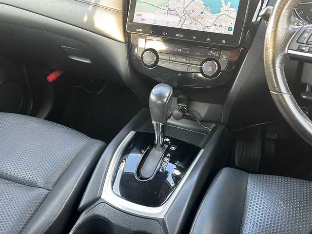 日産 エクストレイル 20X 石川県 2018(平30)年 8.1万km ダークメタルグレー 4WD/インテリジェントエマージェンシーブレーキ/・踏み間違い衝突防止アシスト/・車線逸脱警報/・進入禁止標識検システム/・フロント/バックソナー/社外ディスプレイオーディオ/【Bluetooth・FM・AM】/バックカメラ/LEDヘッドライト/・オートライト/・フォグランプ/ETC/前後ミラー型ドライブレコーダー/ステアリングリモコン/スマートキー/・プッシュスタート/ヒルディセントコントロール/パワーバックドア/アイドリングストップ/横滑り防止装置/レザーハンドル/社外フロアマット/純正AWスタッドレスタイヤ車載/保証書/取扱説明書