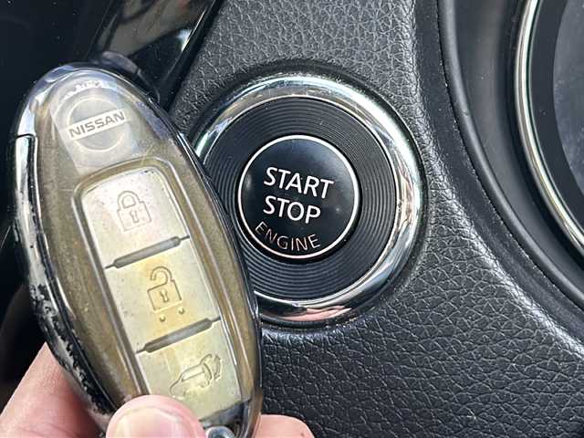 日産 エクストレイル 20X 石川県 2018(平30)年 8.1万km ダークメタルグレー 4WD/インテリジェントエマージェンシーブレーキ/・踏み間違い衝突防止アシスト/・車線逸脱警報/・進入禁止標識検システム/・フロント/バックソナー/社外ディスプレイオーディオ/【Bluetooth・FM・AM】/バックカメラ/LEDヘッドライト/・オートライト/・フォグランプ/ETC/前後ミラー型ドライブレコーダー/ステアリングリモコン/スマートキー/・プッシュスタート/ヒルディセントコントロール/パワーバックドア/アイドリングストップ/横滑り防止装置/レザーハンドル/社外フロアマット/純正AWスタッドレスタイヤ車載/保証書/取扱説明書