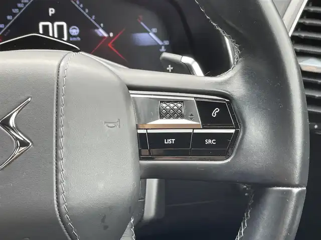 ＤＳオートモビル ＤＳ７ クロスバック グランシック ピュアテック 静岡県 2019(平31)年 5.5万km 白 レザーシート/電動リアゲート/BSM/FOCALサウンド/純正ナビ/(Bluetooth/CarPlay/フルセグ)/衝突被害軽減システム/360°カメラ/ACC/LKA/パーキングアシスト/メモリー付きパワーシート/シートヒーター/シートエアコン/スマートキー/ETC/ドライブレコーダー/純正20インチアルミホイール/フロアマット/保証書/取扱説明書/スペアキー