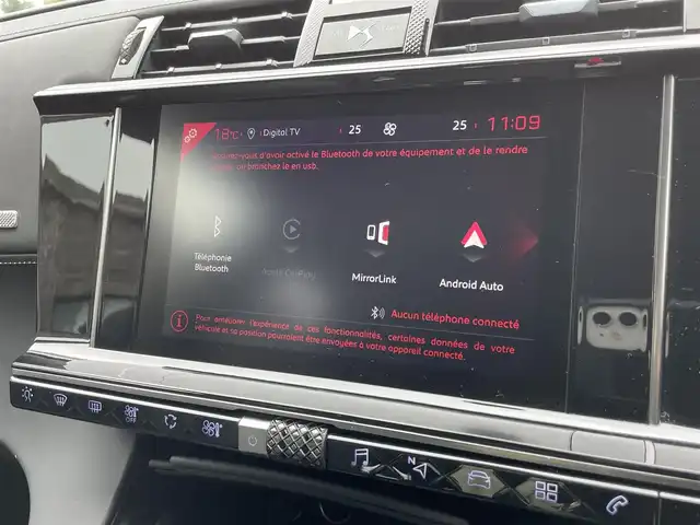 ＤＳオートモビル ＤＳ７ クロスバック グランシック ピュアテック 静岡県 2019(平31)年 5.5万km 白 レザーシート/電動リアゲート/BSM/FOCALサウンド/純正ナビ/(Bluetooth/CarPlay/フルセグ)/衝突被害軽減システム/360°カメラ/ACC/LKA/パーキングアシスト/メモリー付きパワーシート/シートヒーター/シートエアコン/スマートキー/ETC/ドライブレコーダー/純正20インチアルミホイール/フロアマット/保証書/取扱説明書/スペアキー