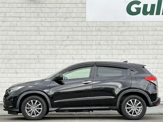 ホンダ ヴェゼル G ホンダセンシング 岩手県 2018(平30)年 6.9万km クリスタルブラックパール 禁煙車/4WD/追従型クルーズコントロール/純正ナビ/→フルセグTV/Bluetooth/CD/DVD/FM/AM/バックカメラ/ステアリングスイッチ/レーンキープアシスト/衝突軽減システム/横滑り防止装置/電子パーキング/オートブレーキホールド/オートライト/LEDヘッドライト/〇プッシュスタート/〇電動格納ミラー/〇ウィンカーミラー/〇ドアバイザー/〇フロアマット/〇シガーソケット/〇スマートキー/ビルトインETC