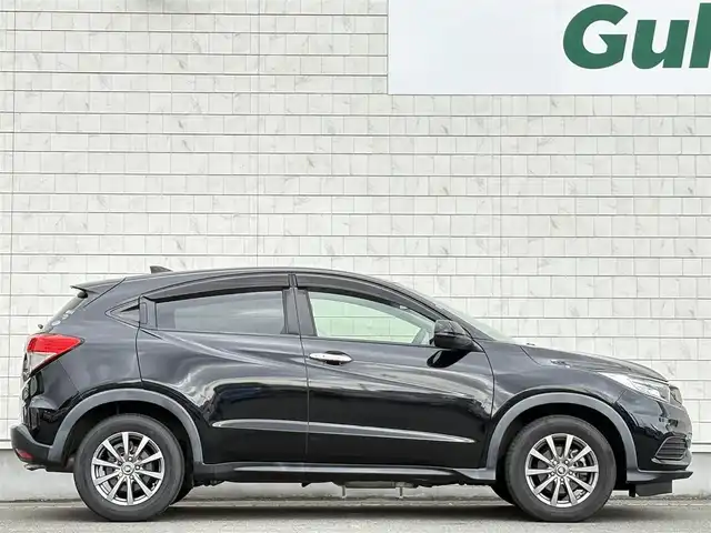 ホンダ ヴェゼル G ホンダセンシング 岩手県 2018(平30)年 6.9万km クリスタルブラックパール 禁煙車/4WD/追従型クルーズコントロール/純正ナビ/→フルセグTV/Bluetooth/CD/DVD/FM/AM/バックカメラ/ステアリングスイッチ/レーンキープアシスト/衝突軽減システム/横滑り防止装置/電子パーキング/オートブレーキホールド/オートライト/LEDヘッドライト/〇プッシュスタート/〇電動格納ミラー/〇ウィンカーミラー/〇ドアバイザー/〇フロアマット/〇シガーソケット/〇スマートキー/ビルトインETC