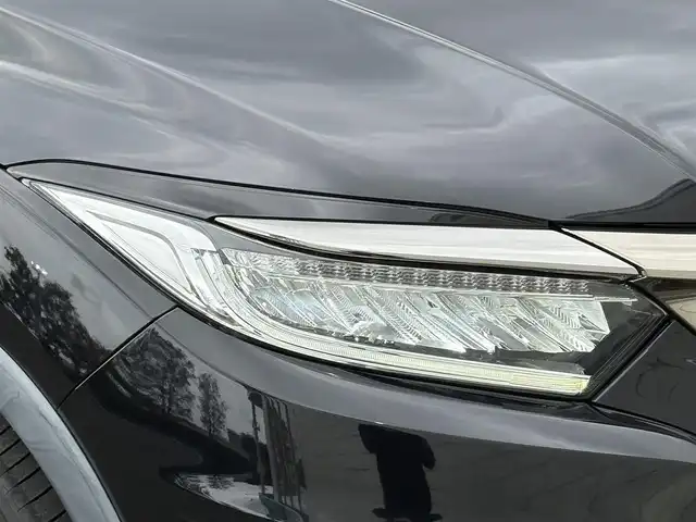 ホンダ ヴェゼル G ホンダセンシング 岩手県 2018(平30)年 6.9万km クリスタルブラックパール 禁煙車/4WD/追従型クルーズコントロール/純正ナビ/→フルセグTV/Bluetooth/CD/DVD/FM/AM/バックカメラ/ステアリングスイッチ/レーンキープアシスト/衝突軽減システム/横滑り防止装置/電子パーキング/オートブレーキホールド/オートライト/LEDヘッドライト/〇プッシュスタート/〇電動格納ミラー/〇ウィンカーミラー/〇ドアバイザー/〇フロアマット/〇シガーソケット/〇スマートキー/ビルトインETC